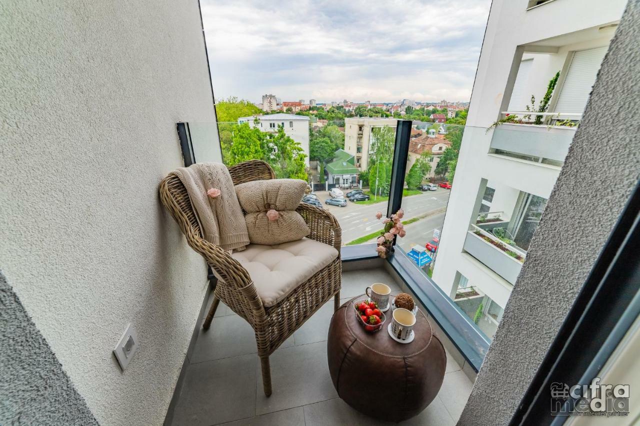 Apartmani Alexandar15 Novi Sad Buitenkant foto