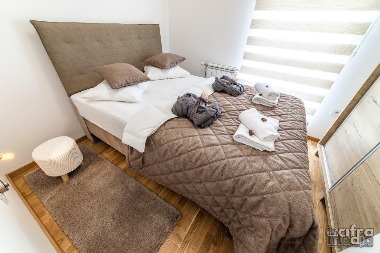 Apartmani Alexandar15 Novi Sad Buitenkant foto