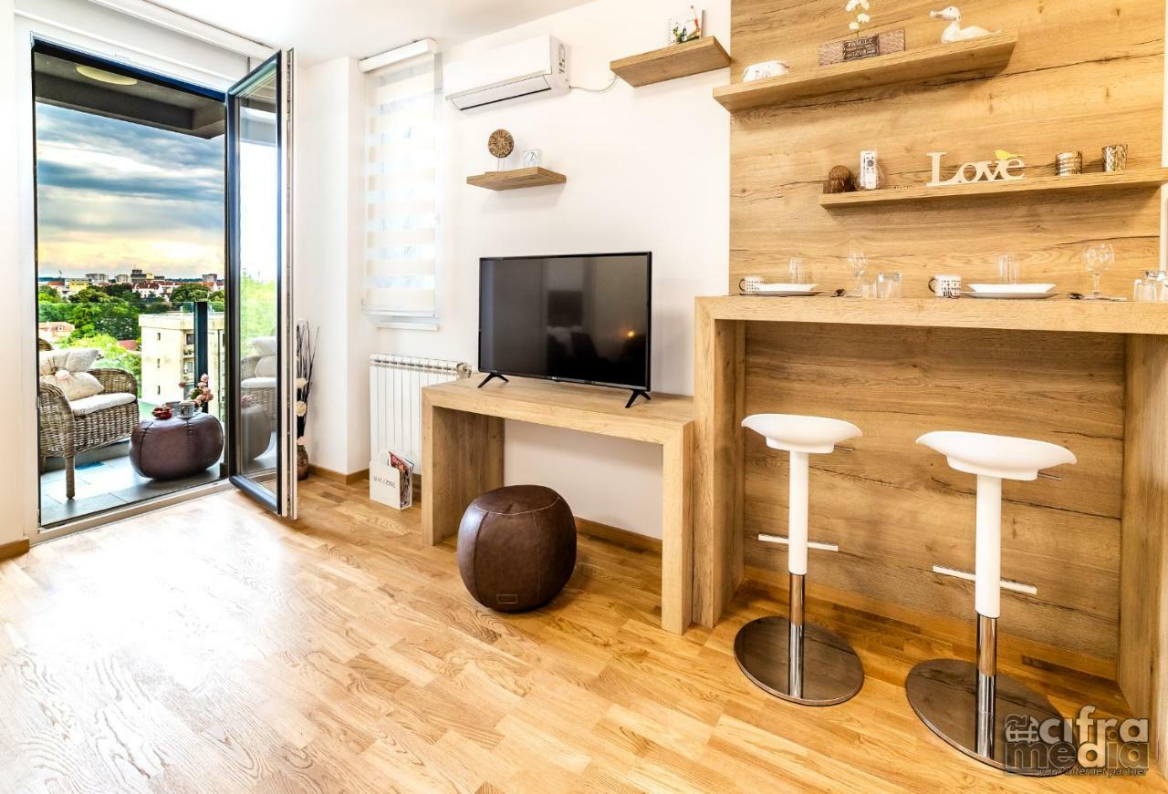Apartmani Alexandar15 Novi Sad Buitenkant foto