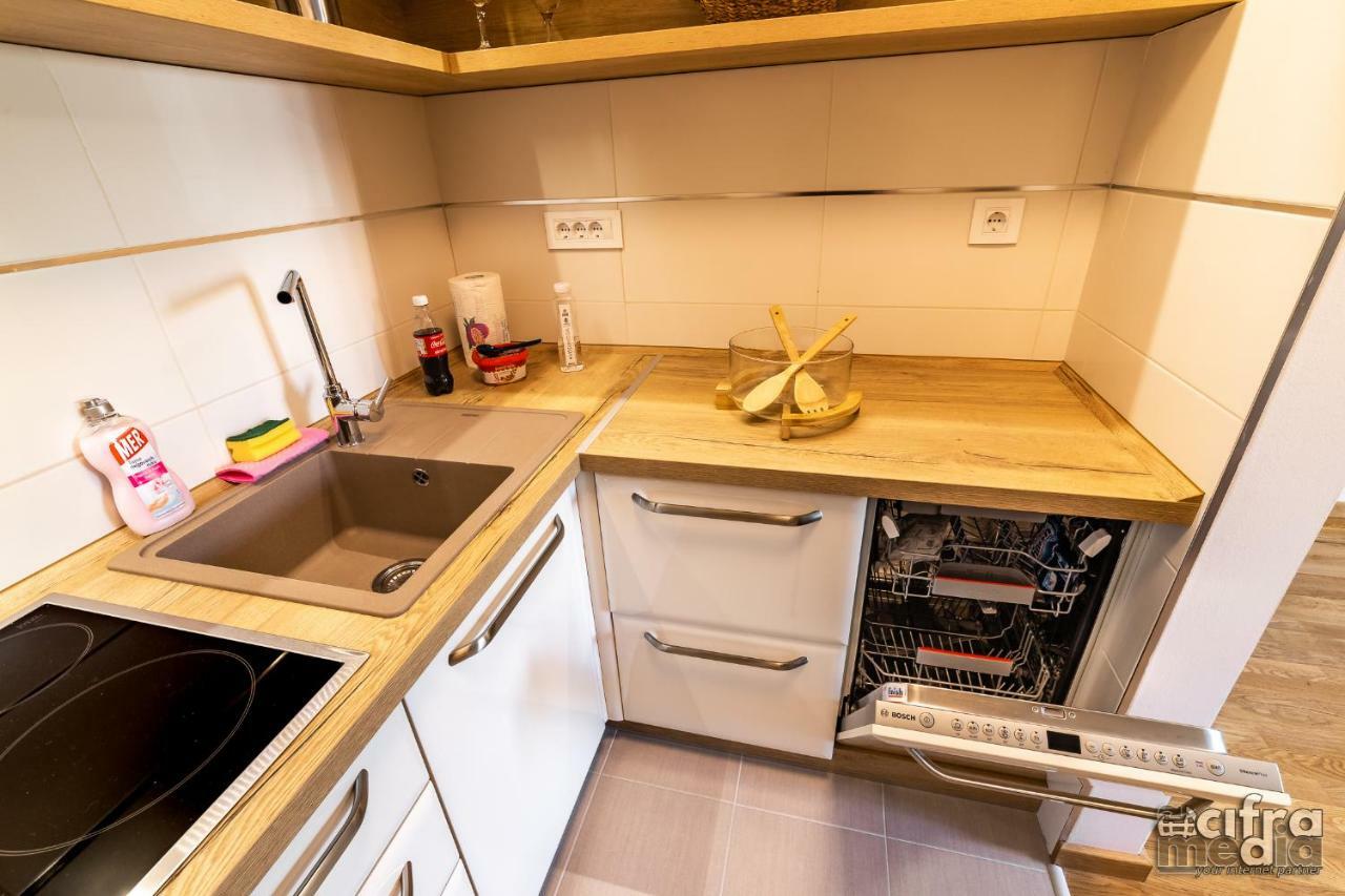 Apartmani Alexandar15 Novi Sad Buitenkant foto