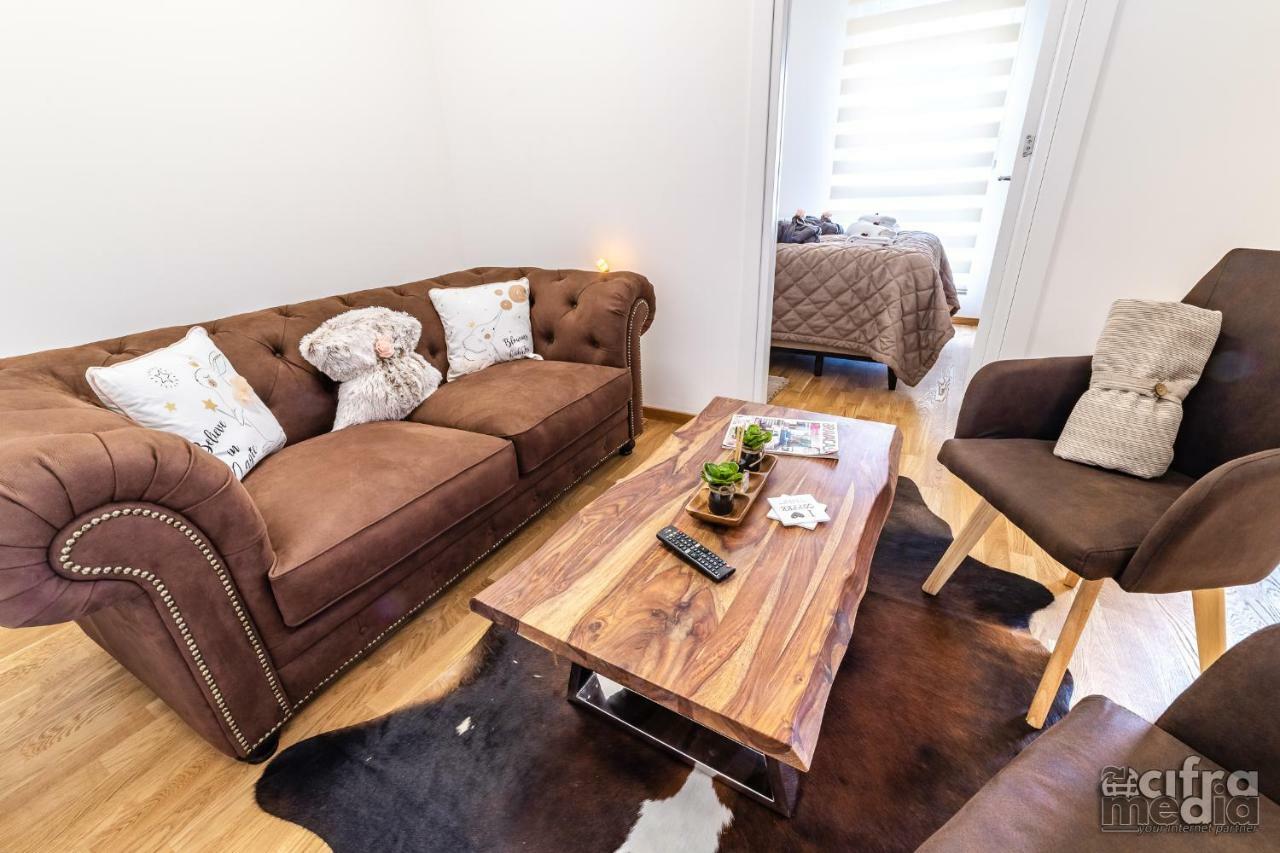 Apartmani Alexandar15 Novi Sad Buitenkant foto
